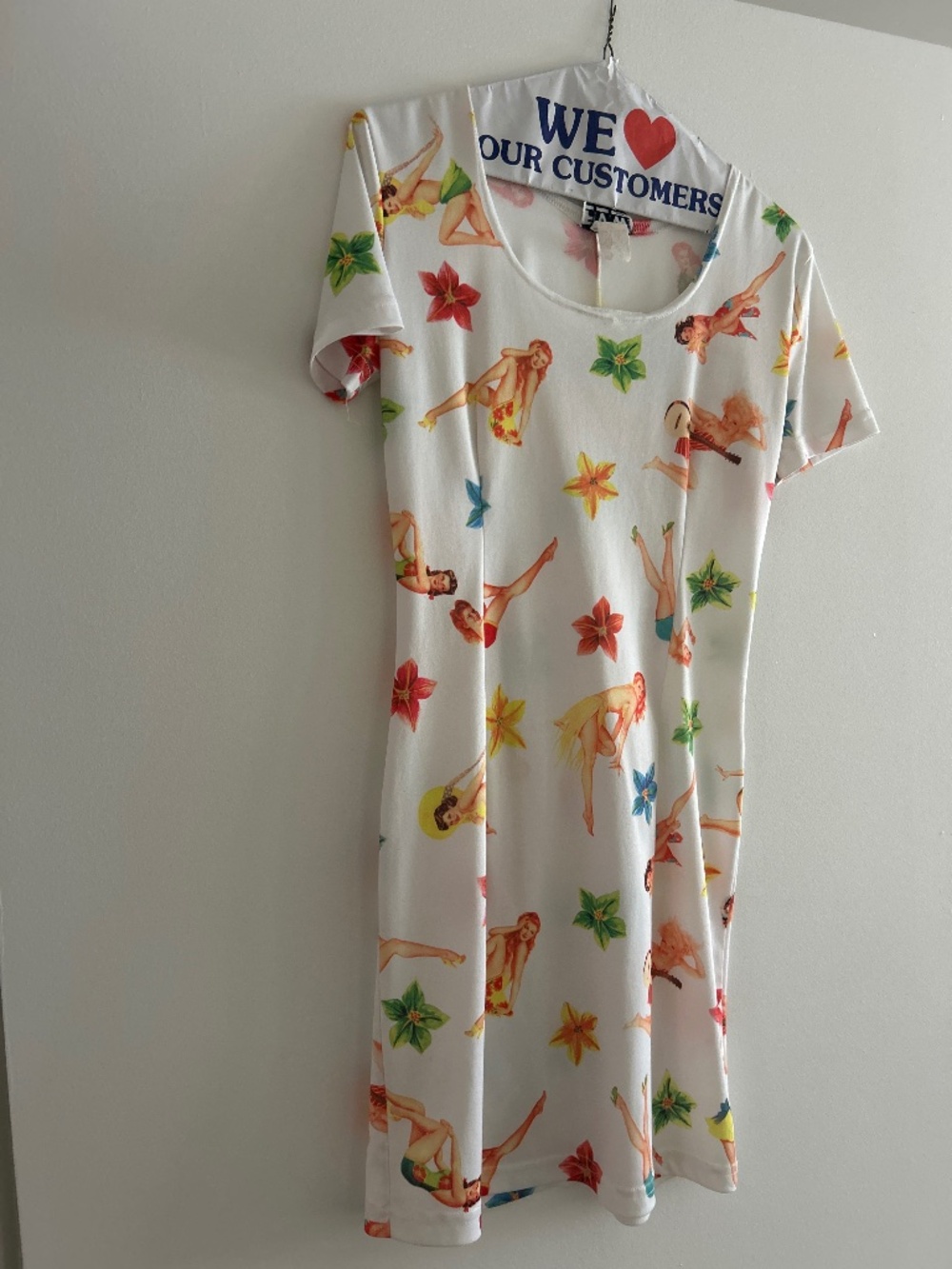 Vintage pin-up girl minidress